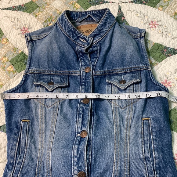 Levi’s Strauss Denim Jean Jacket VEST 100% Cotton Size Misses Medium (8-10) - Picture 5 of 7